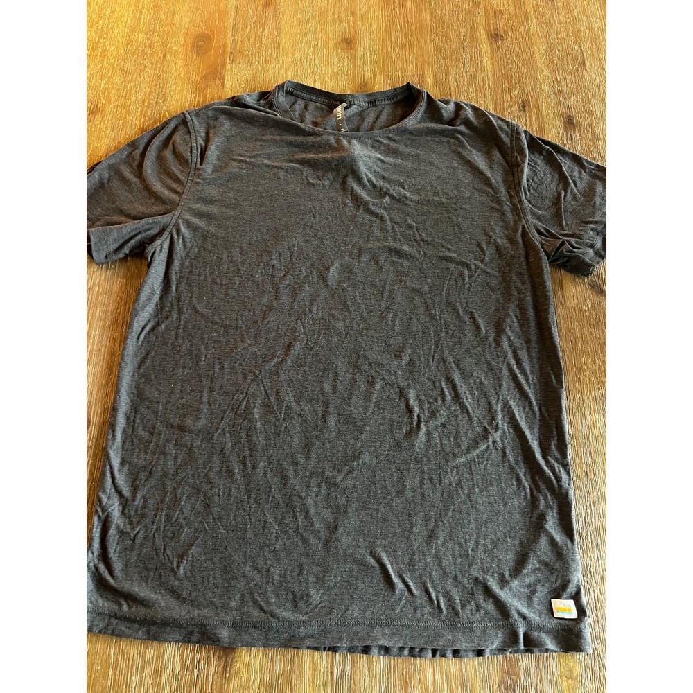 Vuori Strato Tech Tee Mens Large Charcoal Heather Gray Short Sleeve T-Shirt
